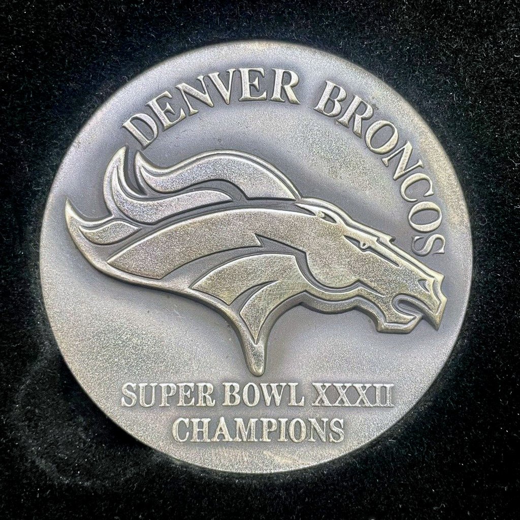 Denver Broncos 3-Time Super Bowl Champions Deluxe Silver Coin